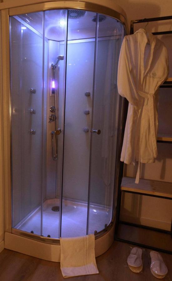Acquachiara Iseo Deluxe Bed & Breakfast Iseo Center With Garden And Parking Inside Foresteria Екстериор снимка