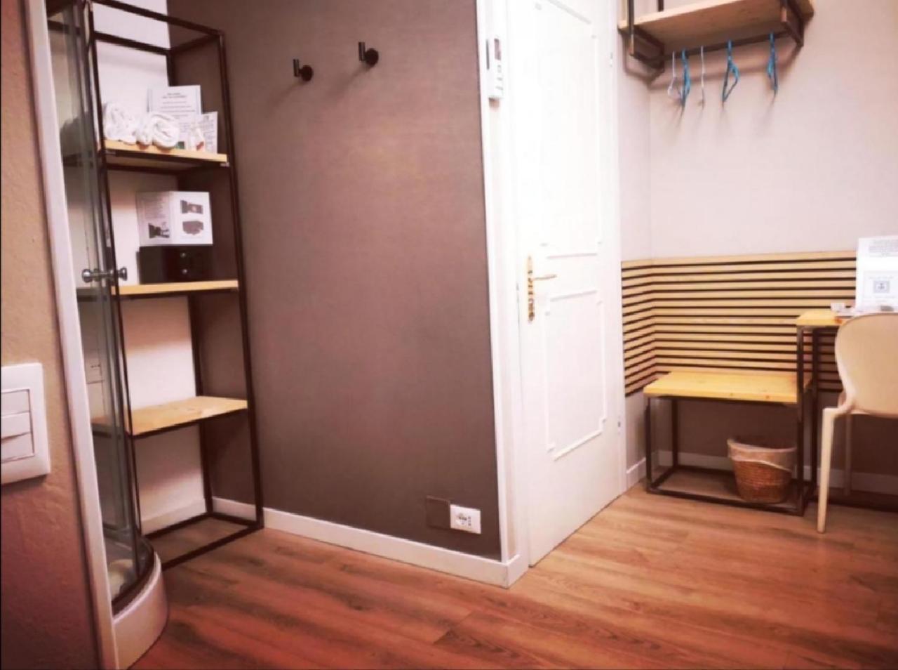 Acquachiara Iseo Deluxe Bed & Breakfast Iseo Center With Garden And Parking Inside Foresteria Стая снимка